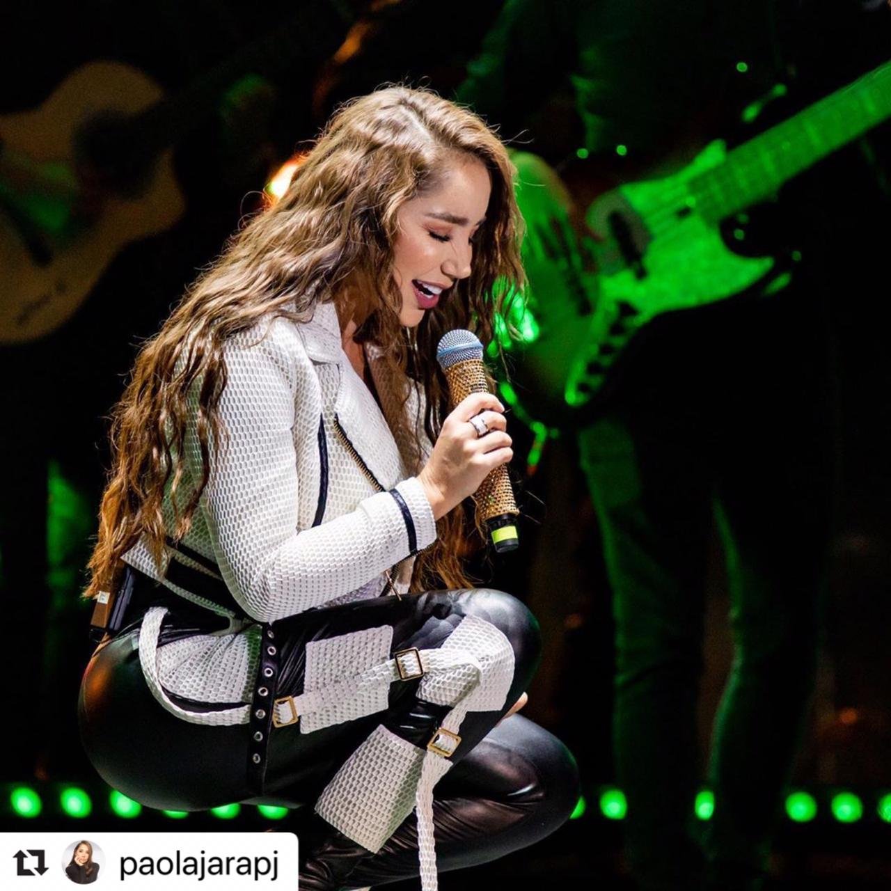 paola jara cantando 1