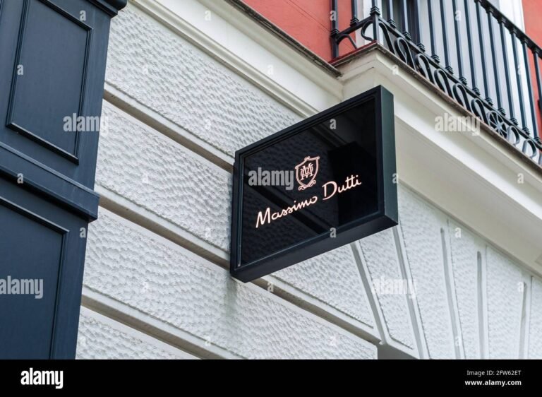 Dónde se encuentran las tiendas de Massimo Dutti en Santiago de Chile