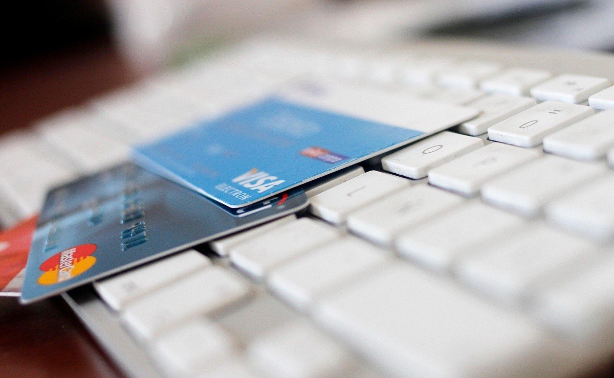 persona revisando su puntaje en dicom