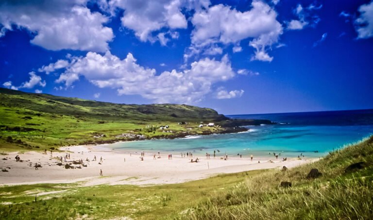 Cuánto cuesta un pasaje a Isla de Pascua desde Chile