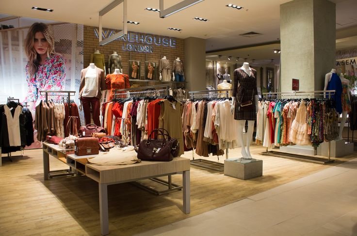 Qué tiendas hay en Portal La Dehesa en Avenida La Dehesa, Lo Barnechea