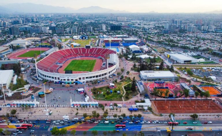 Hay estacionamiento en el Estadio Nacional de Santiago