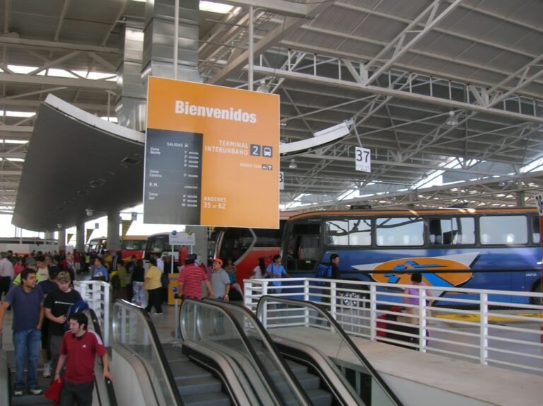 Cómo llegar a Til Til desde el Terminal San Borja en bus